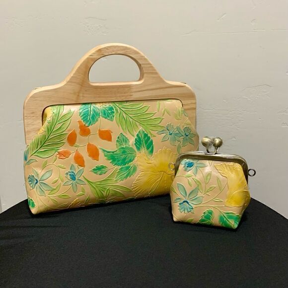 Free Small Clutch With Handmade Genuine Leather Floral Embossed Wooden Frame Bag - Picture 1 of 15